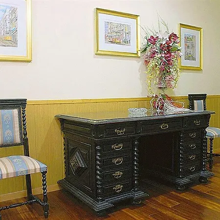 Отель Grande Pensao Residencial Alcobia