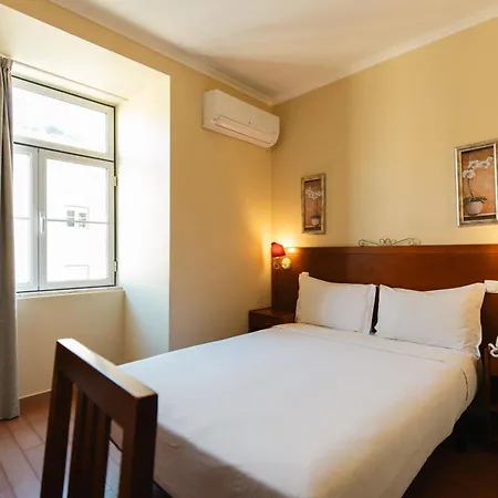 Grande Pensao Residencial Alcobia Отель