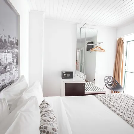 Grande Pensao Residencial Alcobia Лиссабон