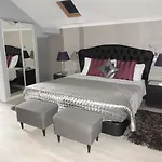 Grande Pensao Residencial Alcobia Otel