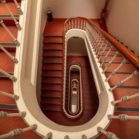 阿露比雅格兰德盘沙住宅酒店 *