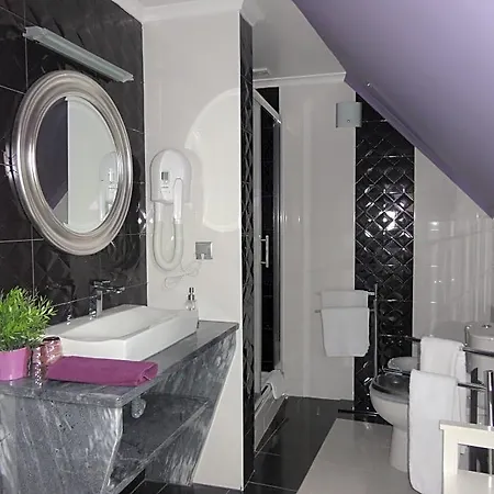 Grande Pensao Residencial Alcobia